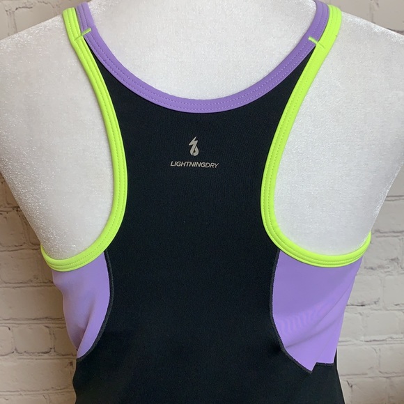 New Balance Women's Athletic Tank Top With Built in Bra - Picture 6 of 12